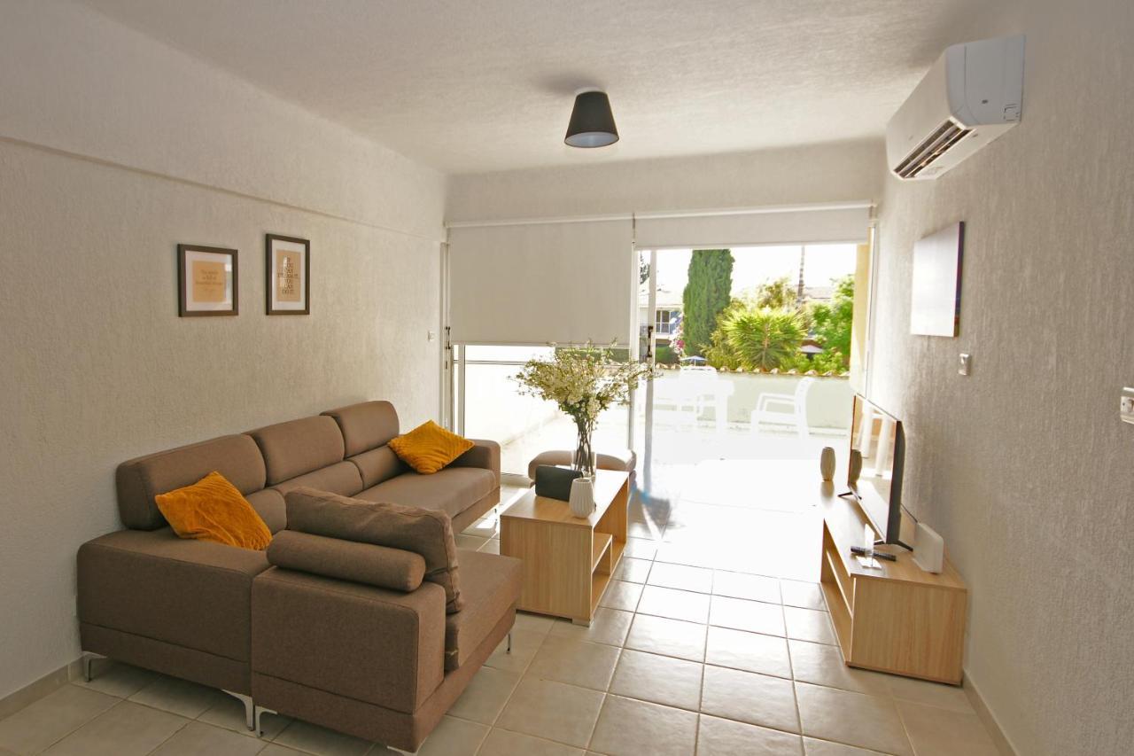 Resitour Paradise Gardens Paphos Extérieur photo