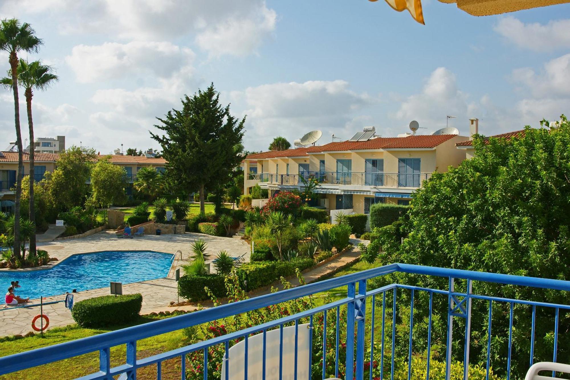 Resitour Paradise Gardens Paphos Extérieur photo
